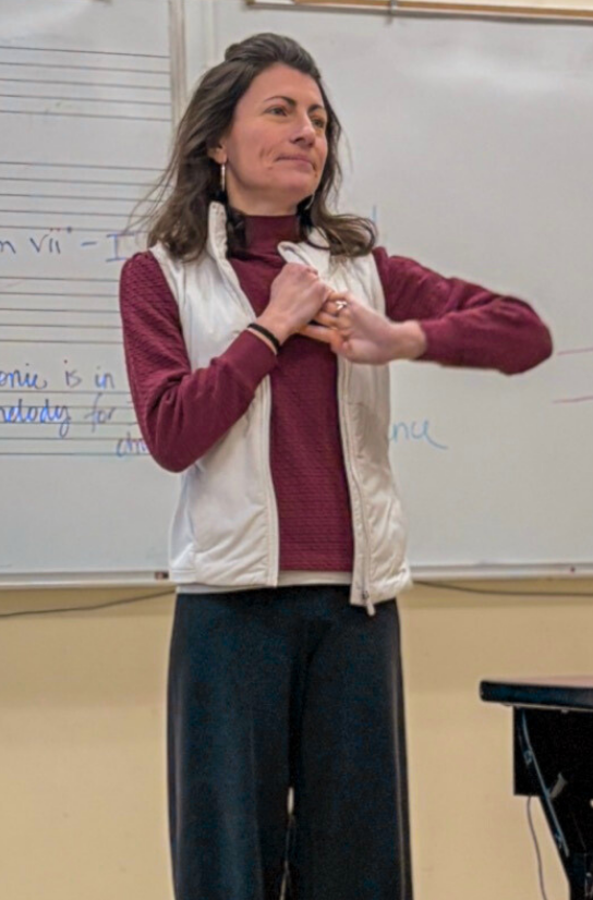 Kristin Nichols teaching her Choir class in NHS’s music department. (The Playwickian/ Ethan Giambrone)